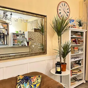 Hostel Explorer Old Town & #don't Be A Tourist, Be An Explorer!, Poznań