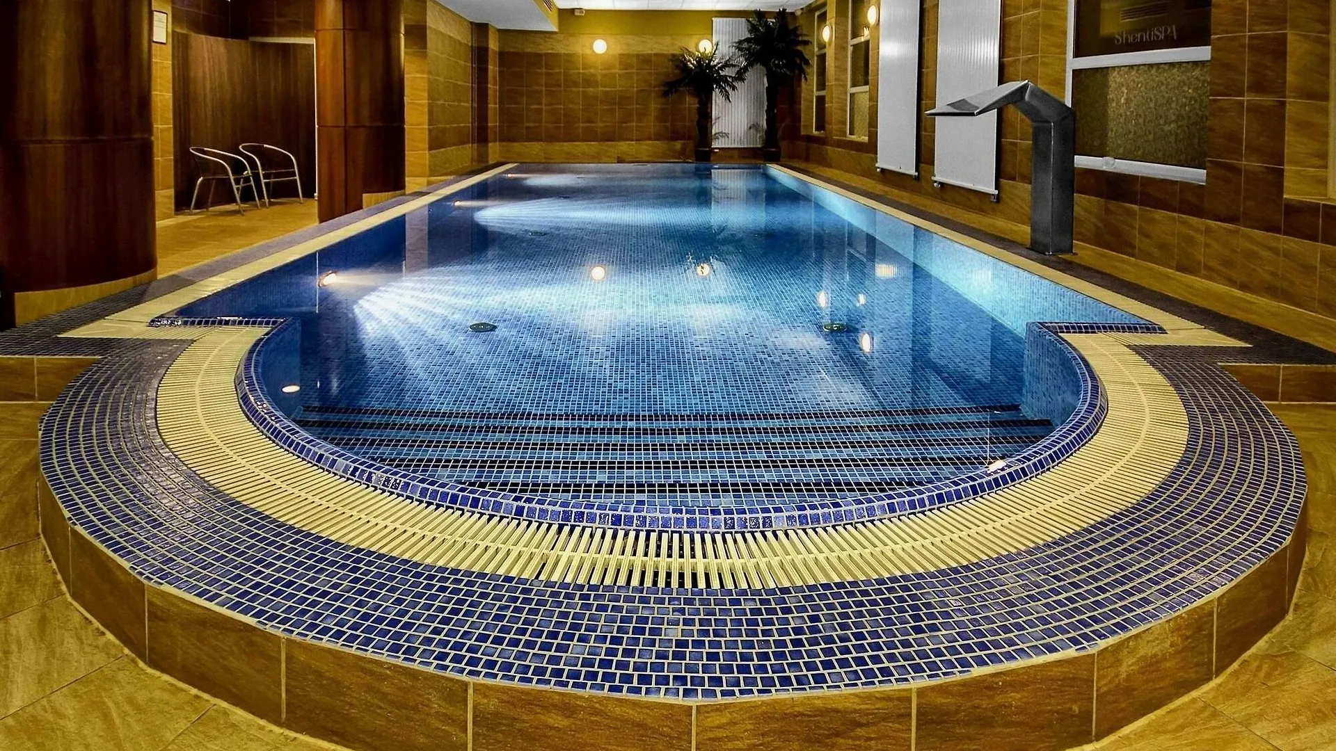 Grand Royal Hotel contacts